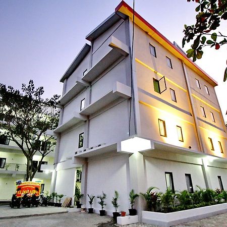 Hotel Dparagon Medokan Ayu Surabaja Exteriér fotografie